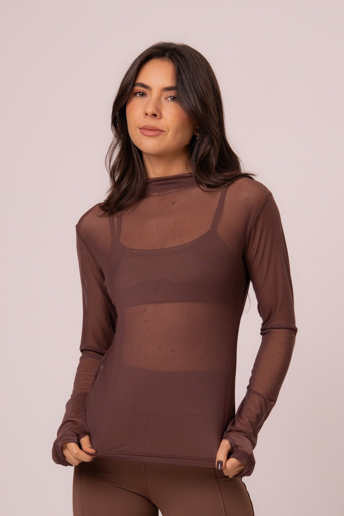 Blusa de Tule Manga Longa com Abertura para Dedo Chocolate