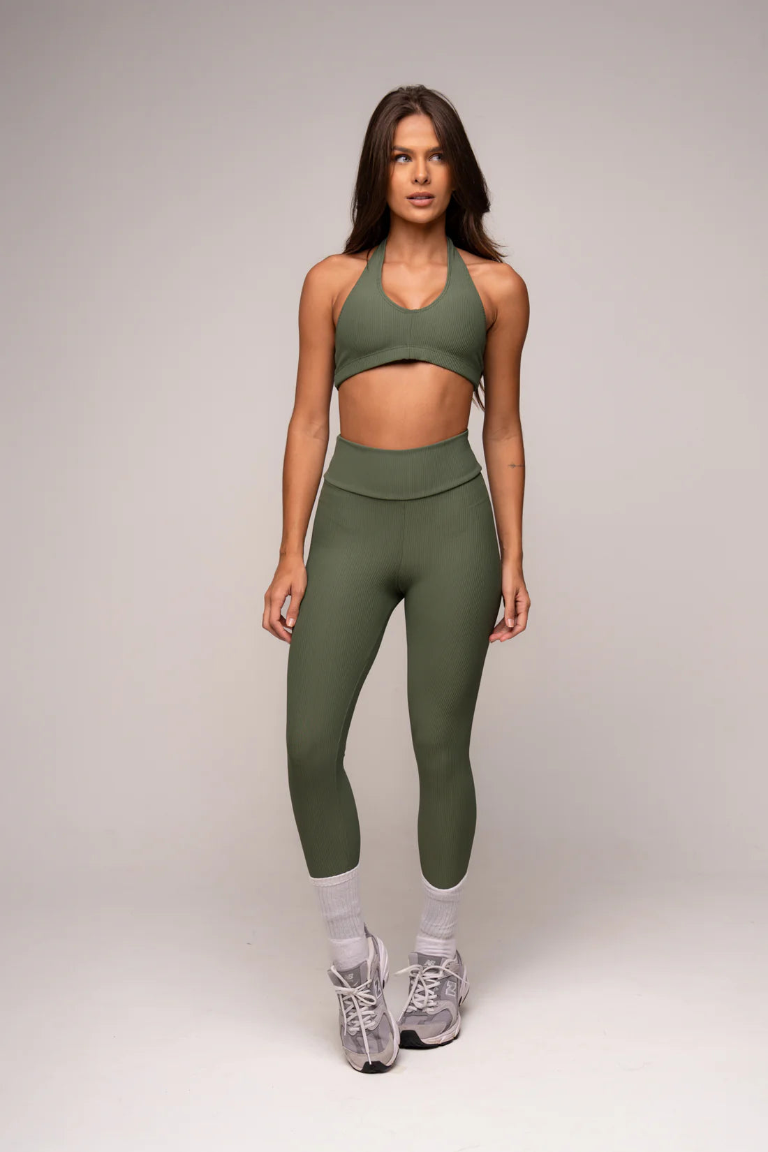 Conjunto Legging e Top Frente Única Blackout Verde Oliva