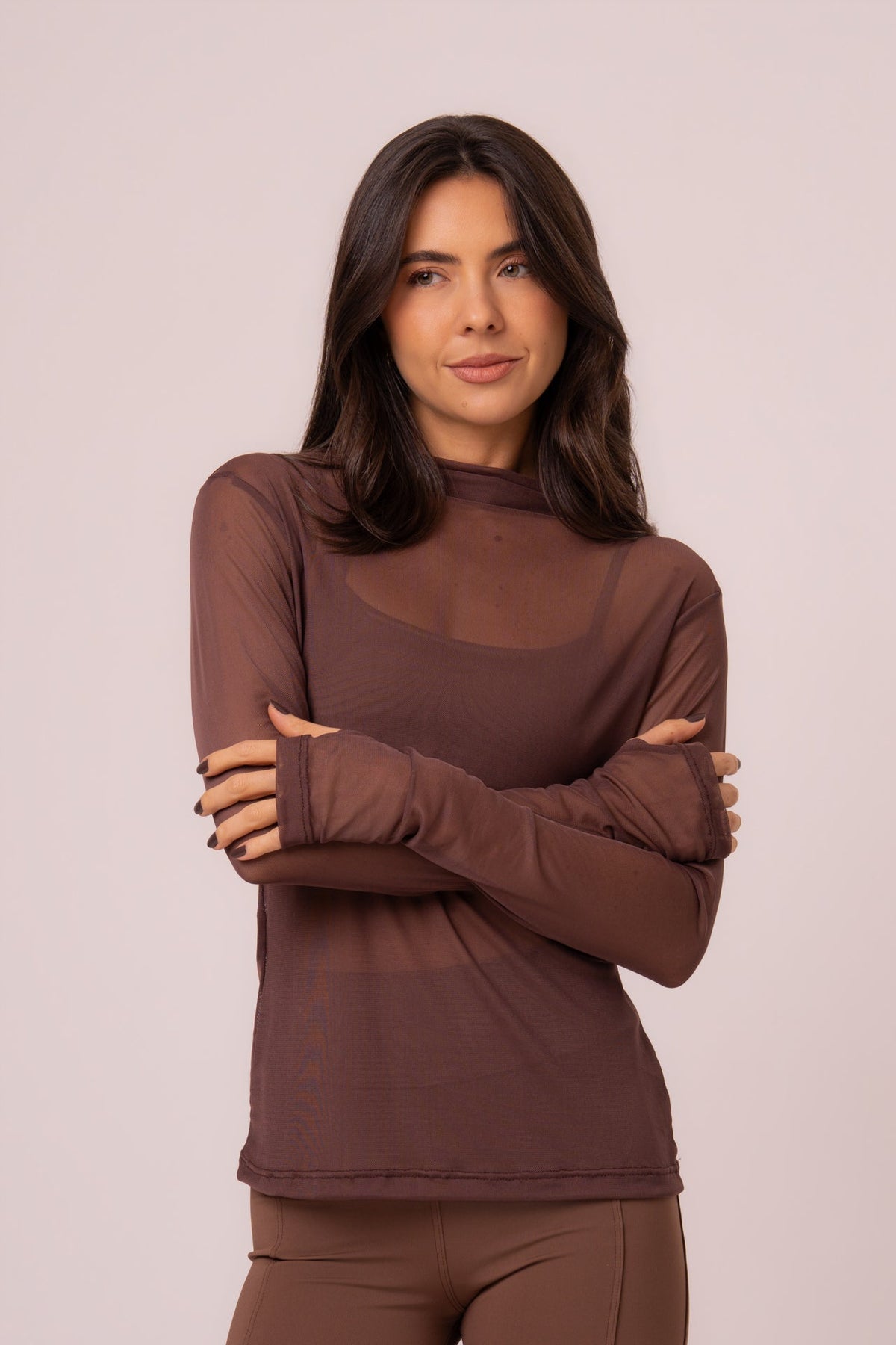 Blusa de Tule Manga Longa com Abertura para Dedo Chocolate